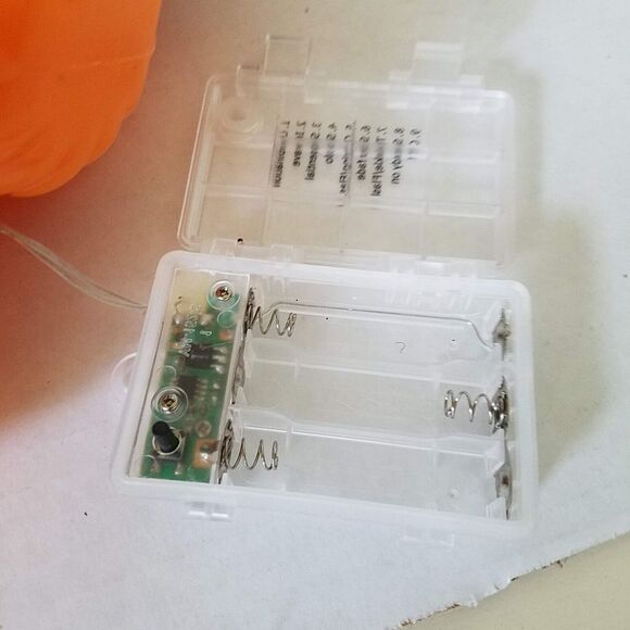 Halloween Orange Pumpkins 20 LED String Lights 11.4' length Remote 8 Light Modes - Picture 7 of 10